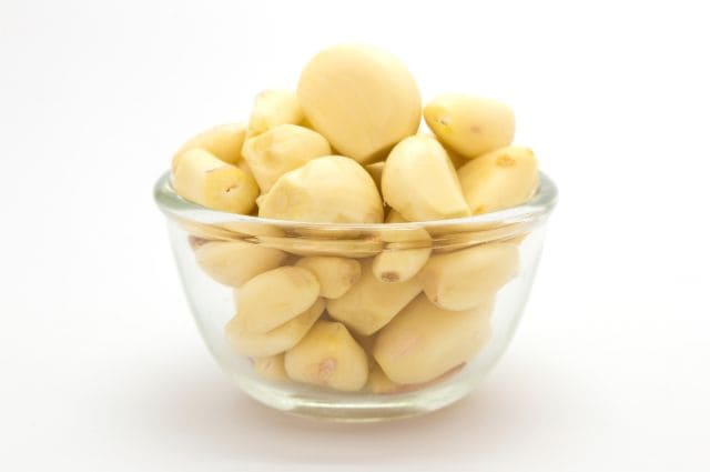 Health Benefits Of Eating Raw Garlic - Basaltic Farms
